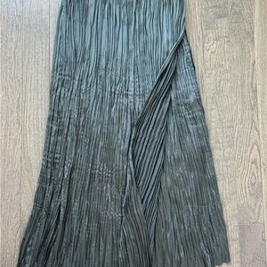 Vince metallic Green/grey plisse Skirt